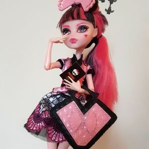 MonsterHigh Draculaura doll♡